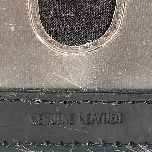 Vintage Banana Republic Leather kiss-lock card holder. - Picture 3 of 6